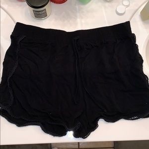 Flowy black LA Hearts shorts